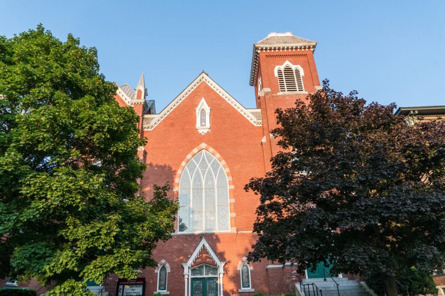 St. Pauls United Methodist Church, St. Albans Vt. 
Photo Credit:  https://pixy.org/4732275/