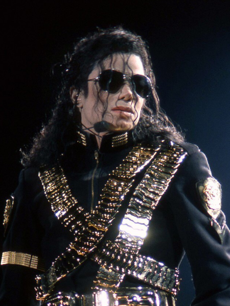 Photo credit: https://commons.wikimedia.org/wiki/File:Michael_Jackson_Dangerous_World_Tour_1993_cropped.png