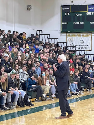 Student Town Hall with Bernie Sanders
Photo credit:  https://gggbfa.blogspot.com/2022/11/