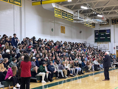 Student Town Hall with Bernie Sanders
Photo credit:  https://gggbfa.blogspot.com/2022/11/friday-november-18-2022-weekly.html