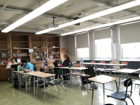 Students at work in a BFA English class. Photo credit: Rachel Ledoux